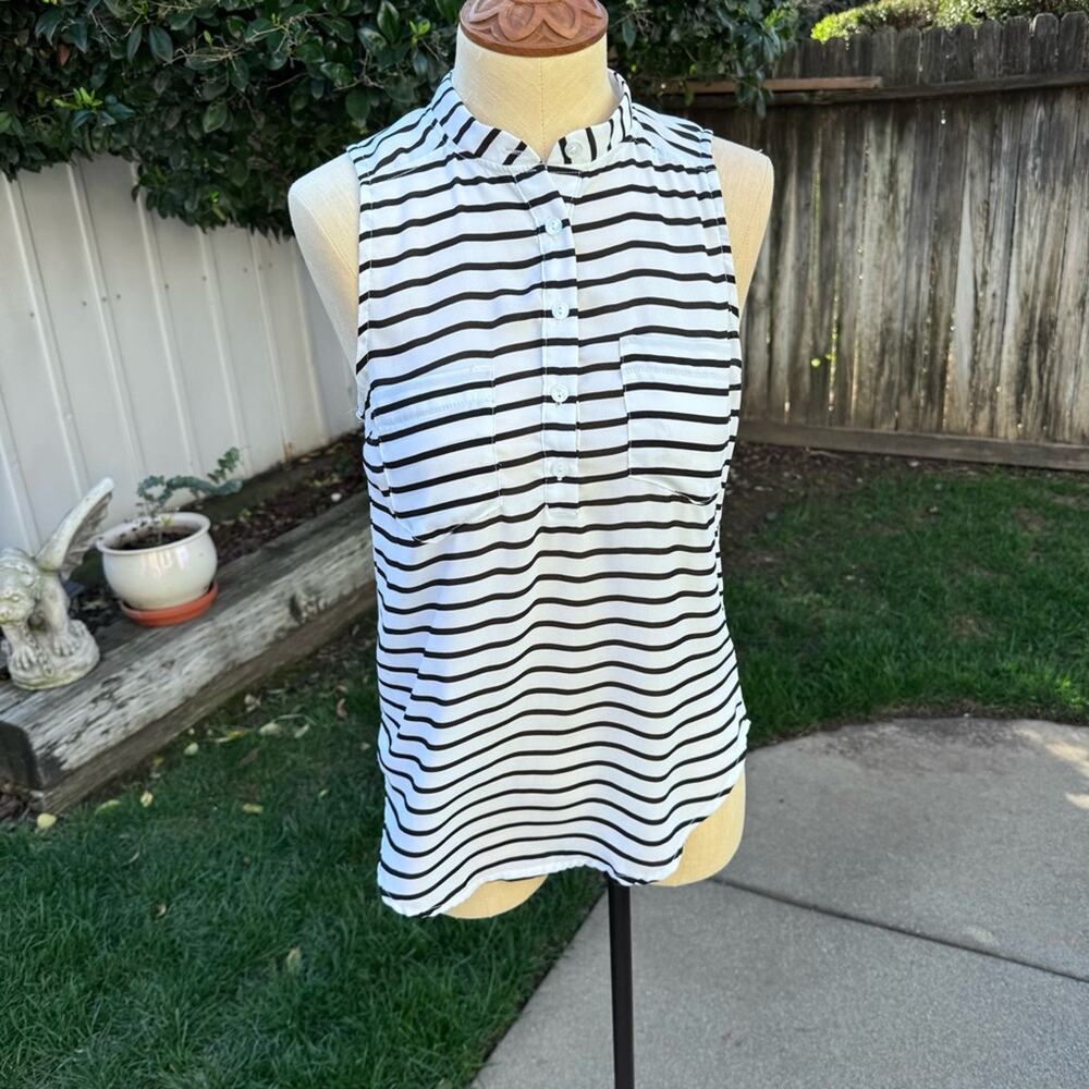 Charlotte Russe Black White Striped 1/2 Button Up Sleeveless Blouse Women's S